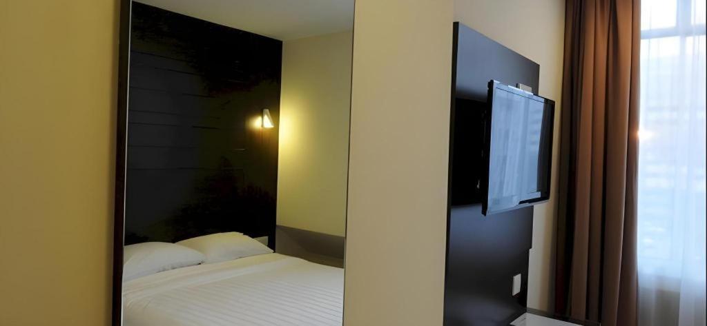 Cathay Hotel Kota Kinabalu Ngoại thất bức ảnh