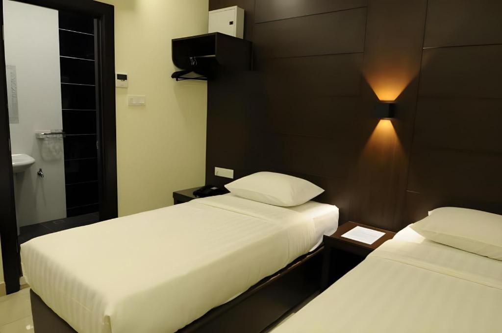 Cathay Hotel Kota Kinabalu Ngoại thất bức ảnh